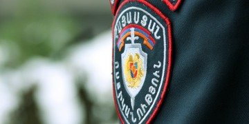 Αρμενία: Ένοπλοι κρατούν ομήρους σε αστυνομικό τμήμα στο Ερεβάν
