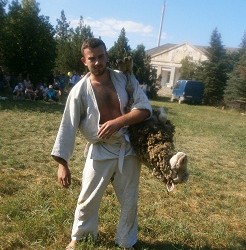 Греки Приазовья провели соревнования по борьбе «курэш»