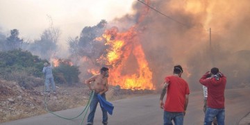 Μεγάλη πυρκαγιά στη Χίο – Εντολή για εκκένωση οικισμών  4