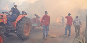 Μεγάλη φωτιά στη Χίο, σε κατάσταση έκτακτης ανάγκης το νησί (φωτο, βίντεο)