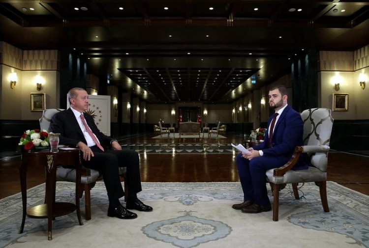 Ποιος ειδοποίησε τον Ερντογάν ότι γίνεται πραξικόπημα
