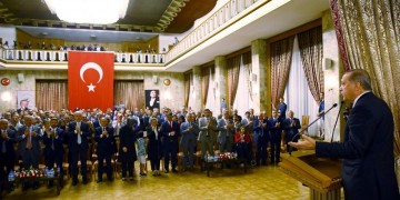 Ερντογάν: Με ομιλία του στη Βουλή κάλεσε τους πολίτες να παραμείνουν στους δρόμους