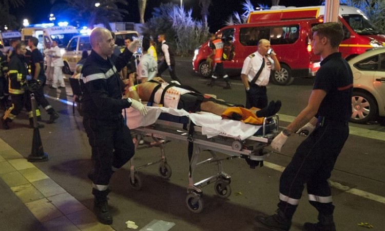 Με άρωμα ISIS το χτύπημα στη Γαλλία – Δεκάδες θύματα (φωτο-βίντεο)