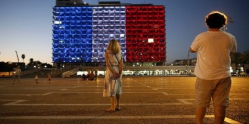 Πένθος και τρόμος στη Γαλλία και σε ολόκληρο τον κόσμο