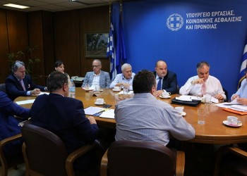 Διαβεβαιώσεις Κατρούγκαλου για μισθούς-εργασιακά