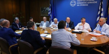 Διαβεβαιώσεις Κατρούγκαλου για μισθούς-εργασιακά