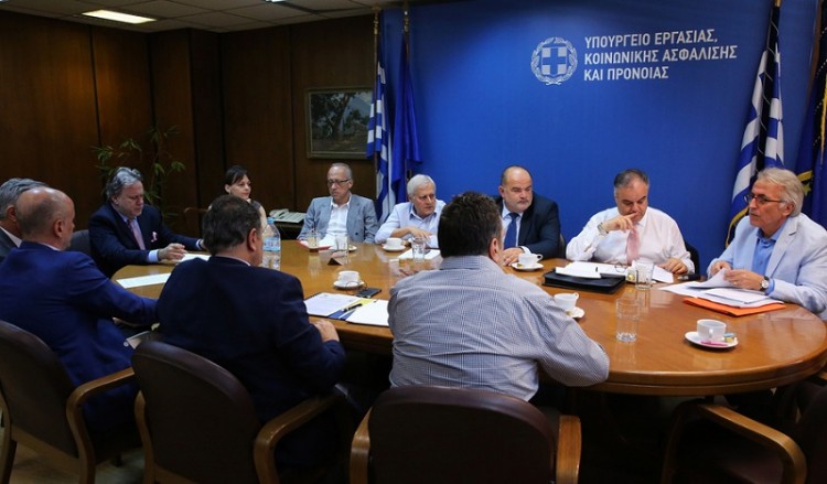 Διαβεβαιώσεις Κατρούγκαλου για μισθούς-εργασιακά