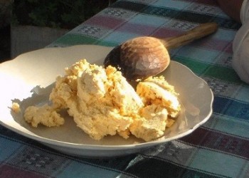 Η κοπανιστή ταξιδεύει από το Τσεσμέ στο Καρς