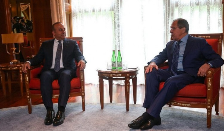 Ρωσία και Τουρκία διαφωνούν ως το ποιος είναι ο τρομοκράτης στη Συρία
