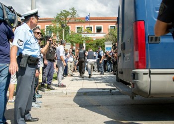 Άσυλο σε τρεις ακόμα χώρες ζήτησαν οι τρεις από τους οκτώ Τούρκους αξιωματικούς
