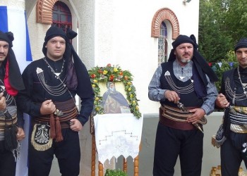 Ζιπκαλήδες του «Φάρου» Αγίας Βαρβάρας συνοδοί του προφήτη Ηλία