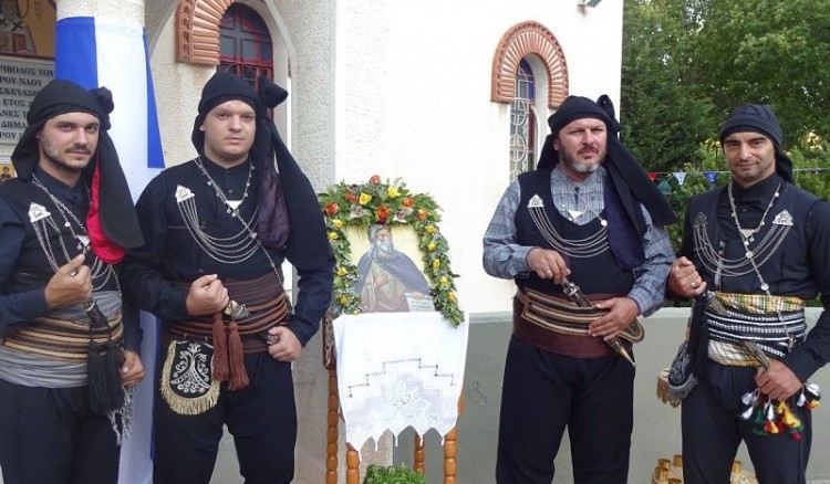 Ζιπκαλήδες του «Φάρου» Αγίας Βαρβάρας συνοδοί του προφήτη Ηλία
