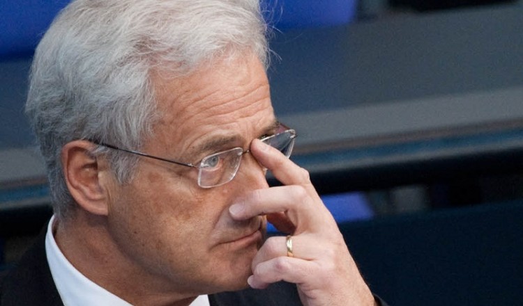 Μην με αγγίζεις βρωμιάρη Έλληνα! – Επίθεση Γερμανού επίσημου σε  Έλληνα φωτογράφο