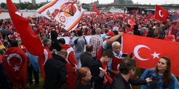 Focus: 50.000 διαδηλωτές υπέρ του Ερντογάν στην Κολωνία