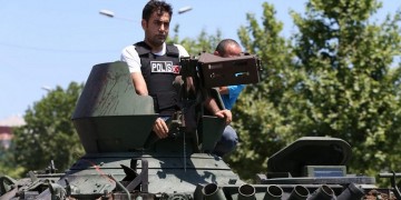 Συνελήφθησαν δύο Τούρκοι συνταγματάρχες ενώ επιχειρούσαν να περάσουν στην Λέσβο