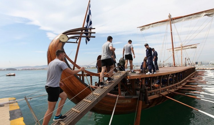 Γίνε κωπηλάτης στην τριήρη «Ολυμπιάς»