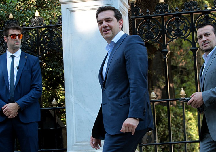 Μακρύς ο κατάλογος επιχειρηματιών που συνοδεύουν τον Αλέξη Τσίπρα στο Πεκίνο