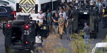 Δεκάδες νέες συλλήψεις εν ενεργεία αξιωματικών στην Τουρκία