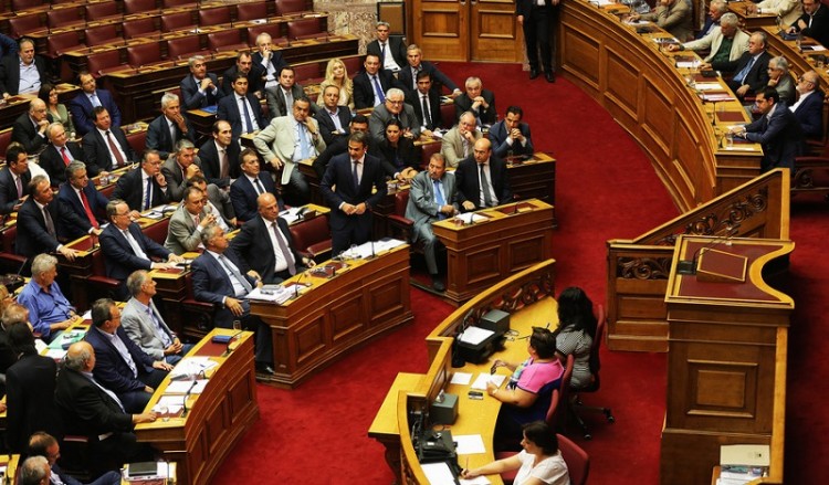 Πέρασε κατά πλειοψηφία ο νέος εκλογικός νόμος