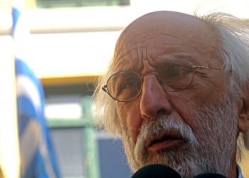 Παραιτήθηκε ο Λυκουρέζος από την υπεράσπιση του 77χρονου στην Αίγινα