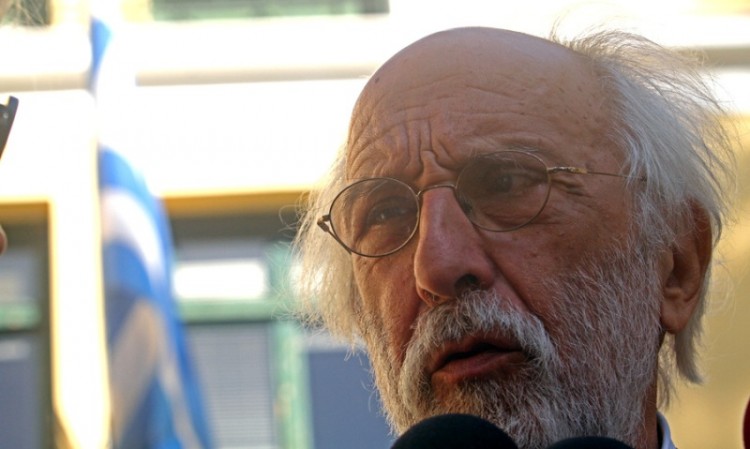 Παραιτήθηκε ο Λυκουρέζος από την υπεράσπιση του 77χρονου στην Αίγινα