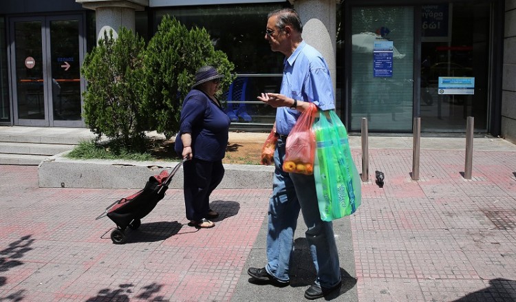 Ο ρόλος του «κουβαλητή» φθείρει τους άνδρες ψυχικά και σωματικά
