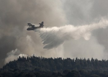 Σε ύφεση οι φωτιές στην Εύβοια