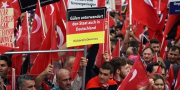 Κολωνία: Μικροεπεισόδια σε διαδήλωση υπέρ του Ερντογάν