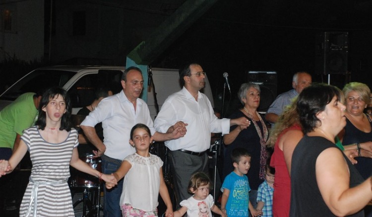 Ο δήμαρχος που δεν σταμάτησε να χορεύει ποντιακά…