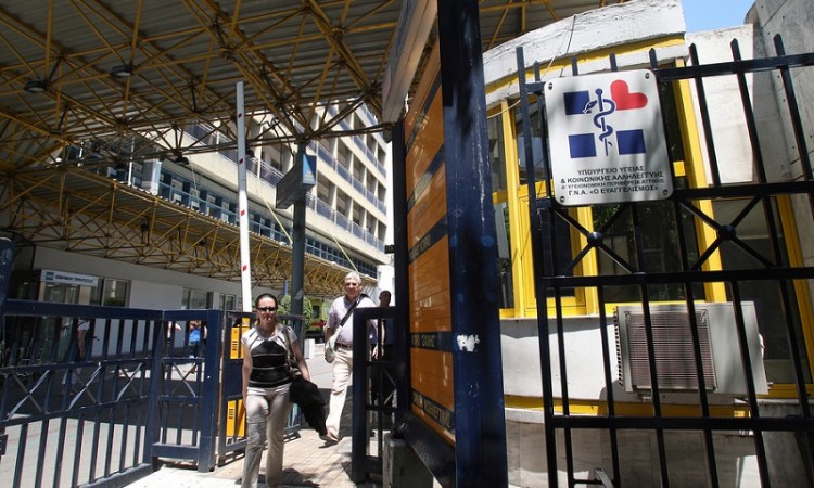 Covid-19: Ο Γιάννης Πλακιωτάκης μεταφέρθηκε σε ΜΕΘ
