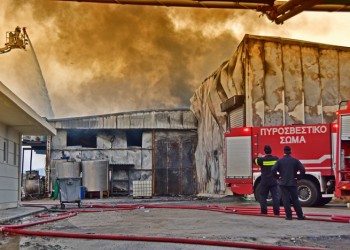 Φωτιά στο Κατράκειο Θέατρο Νίκαιας 2