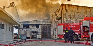 Φωτιά στο Κατράκειο Θέατρο Νίκαιας 2
