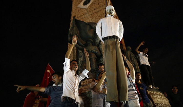 Άτυπος σύμβουλος του Ερντογάν: Eπιθέσεις θα οδηγήσουν σε εμφύλιο την Τουρκία