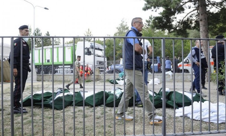Ανείπωτος πόνος στην Ιταλία – Στους 247 οι νεκροί