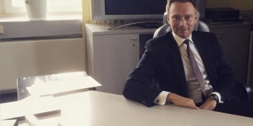 Ηγέτης των Γερμανών Φιλελευθέρων: Οι εκκαθαρίσεις του Ερντογάν θυμίζουν τις κινήσεις του Χίτλερ