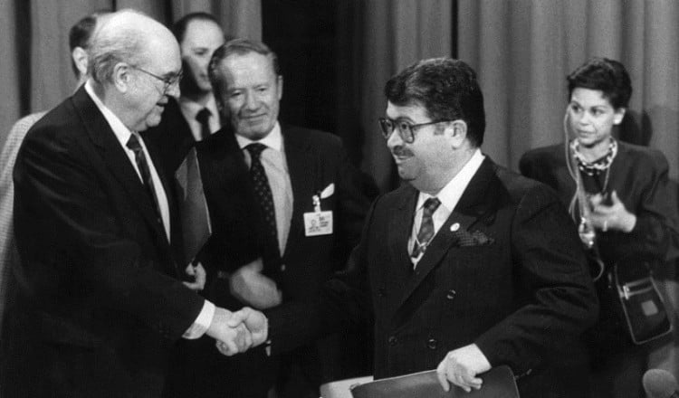 Ο Γκιουλέν «έφαγε» τον πατέρα μου, λέει ο γιος του Τουργκούτ Οζάλ