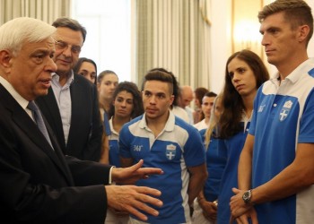 Παυλόπουλος προς Ολυμπιονίκες: Εκφράζετε παράδειγμα ζωής για τη νέα γενιά (φωτο, βίντεο)