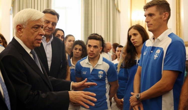 Παυλόπουλος προς Ολυμπιονίκες: Εκφράζετε παράδειγμα ζωής για τη νέα γενιά (φωτο, βίντεο)