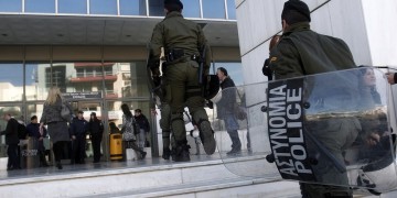 Στο αυτόφωρο οδηγούνται Σακκάς και Σεϊσίδης