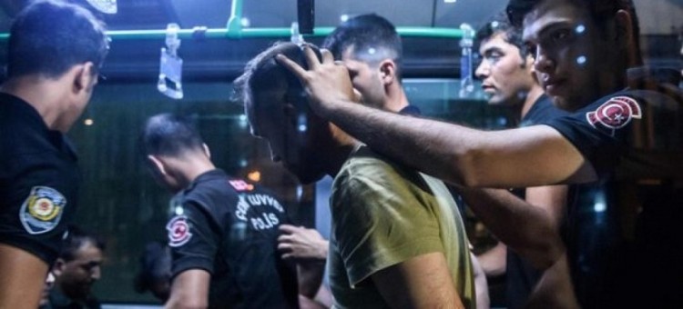Ποιοι είναι οι 11 κομάντο που συνελήφθησαν στην Τουρκία