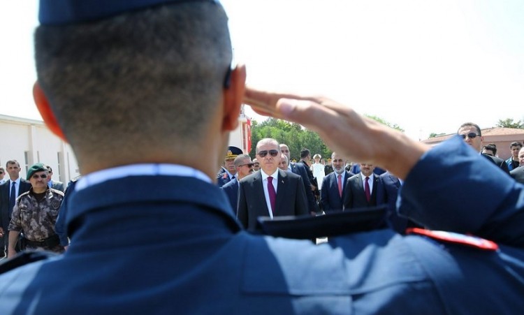 Μετά το συμβιβασμό, άρχισαν οι ντρίπλες του Ερντογάν