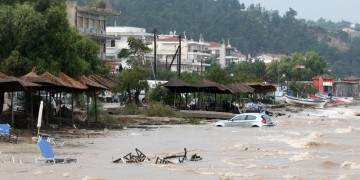 Οι περιοχές που επλήγησαν από τη θεομηνία μετρούν τις πληγές τους (φωτο, βίντεο)