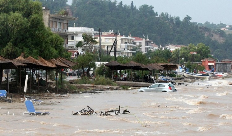 Οι περιοχές που επλήγησαν από τη θεομηνία μετρούν τις πληγές τους (φωτο, βίντεο)