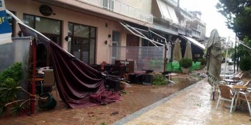 Μεγάλες καταστροφές από τον ανεμοστρόβιλο στην Ηλεία (βίντεο) - Media Gallery