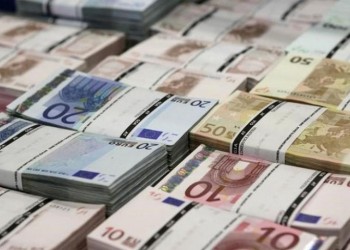 Ένα δισ. ευρώ από «τα στρώματα» στις τράπεζες
