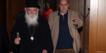 Ιερώνυμος: Προβληματικός άνθρωπος ο Φίλης – Τι απαντά ο υπουργός Παιδείας