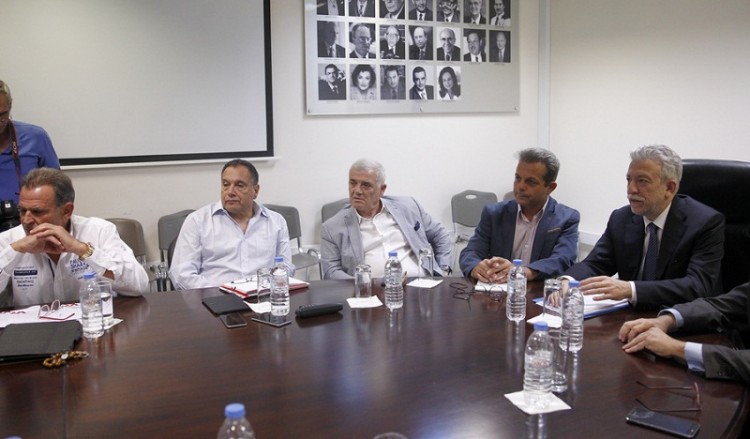 Σέντρα στις 10 Σεπτεμβρίου «έδειξε» η συνάντηση Κοντονή-Super League