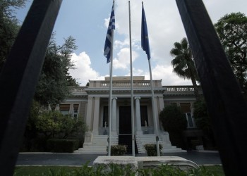 Τι απαντά το Μαξίμου για τα σενάρια εκλογών