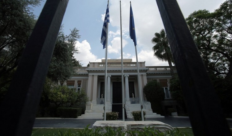 Τι απαντά το Μαξίμου για τα σενάρια εκλογών