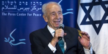 Σε τεχνητό κώμα τέθηκε ο Σιμόν Πέρες